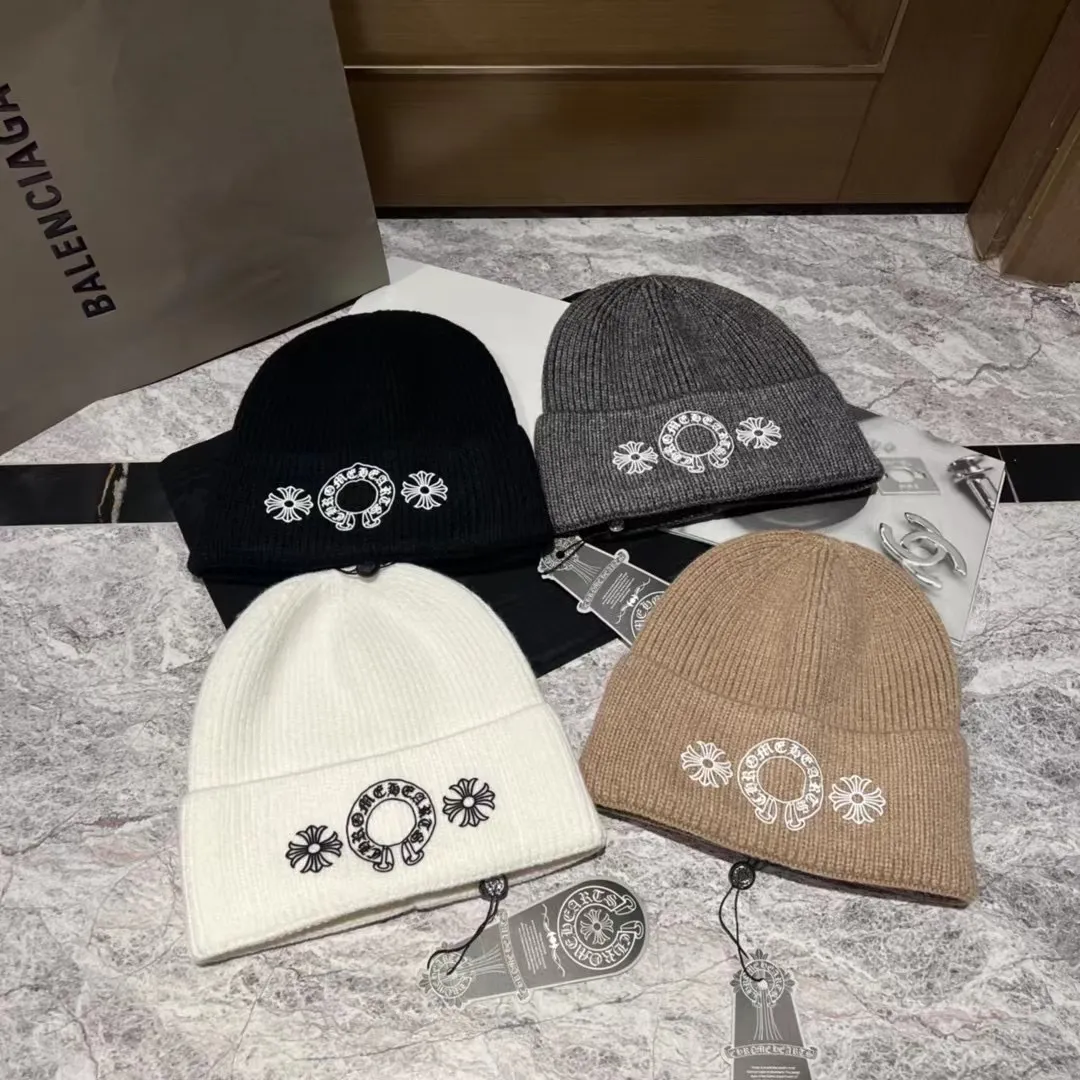 Crow Heart cashmere knitted hat